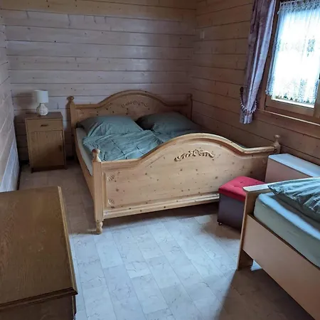 Ruhig Gelegenes Holzhaus *